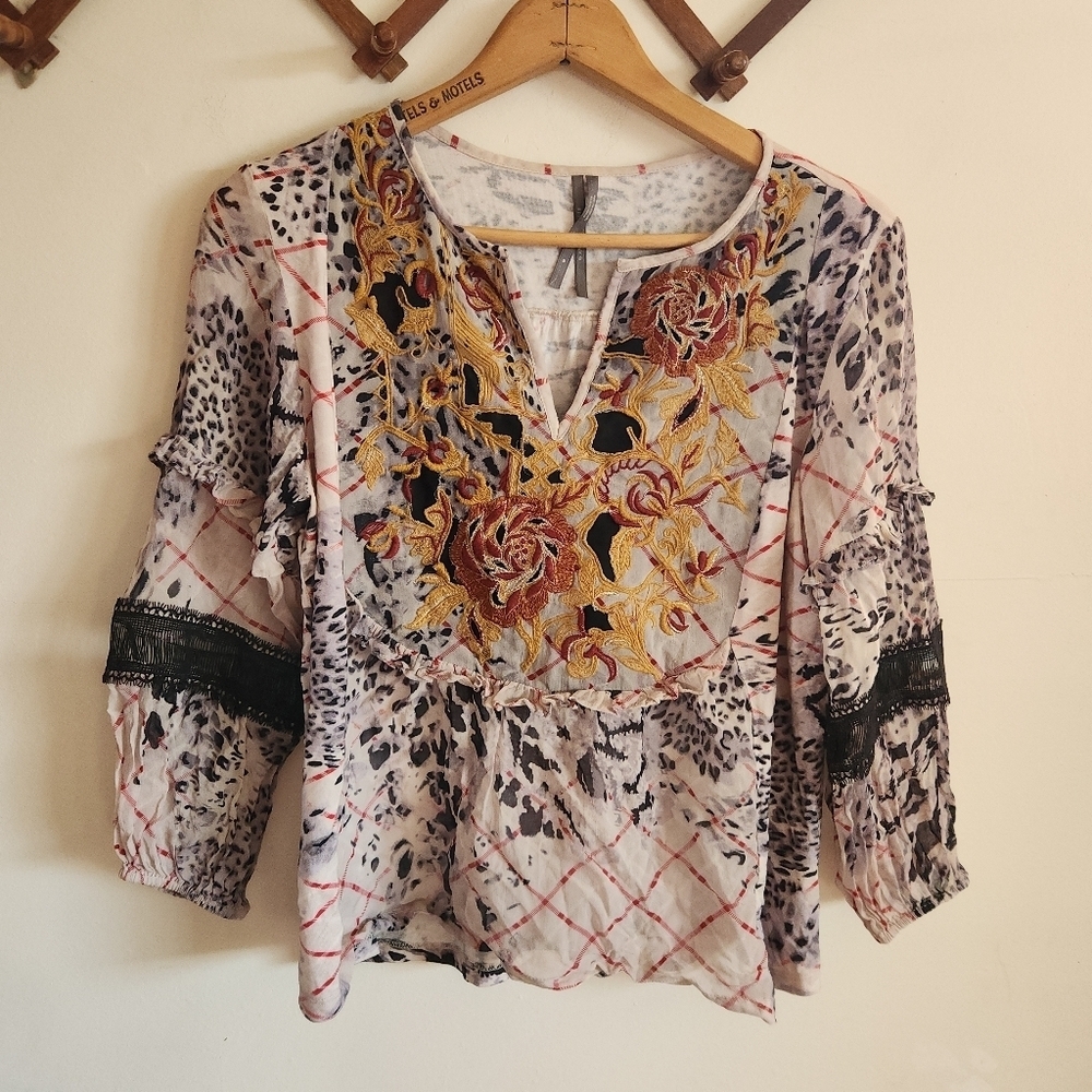 By Anthropolgie Embroidered Floral Long Sleeve Popover Semi Sheer Viscose Medium